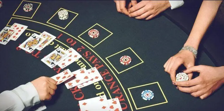 5 Cách Đếm Bài Blackjack Trực Tuyến Hiệu Quả Nhất 2025 9 Phương Pháp 5: Kết Hợp Đa Hệ Thống